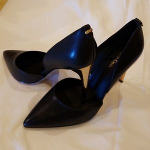 Calvin Klein Sebrina Black Pumps